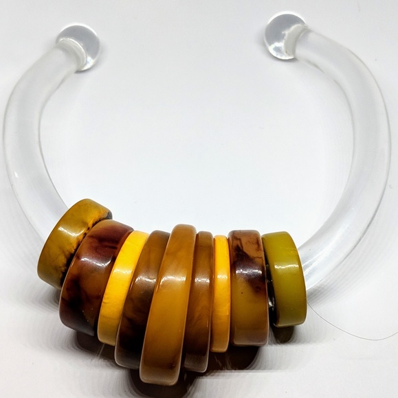 Modernist Bakelite & Lucite Collar Necklace - Picture 3 of 8